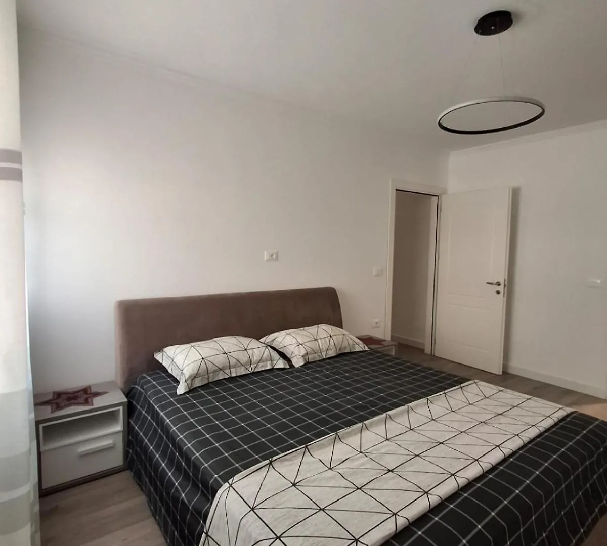 Apartmán New Fabulous Attic - Modern And Stylish Tirana Albánie