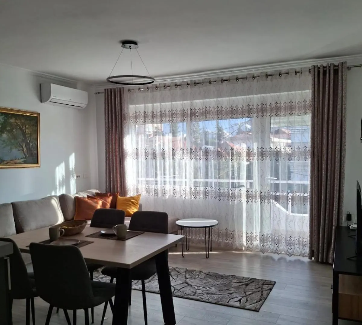 Apartmán New Fabulous Attic - Modern And Stylish Tirana 0*,  Albánie