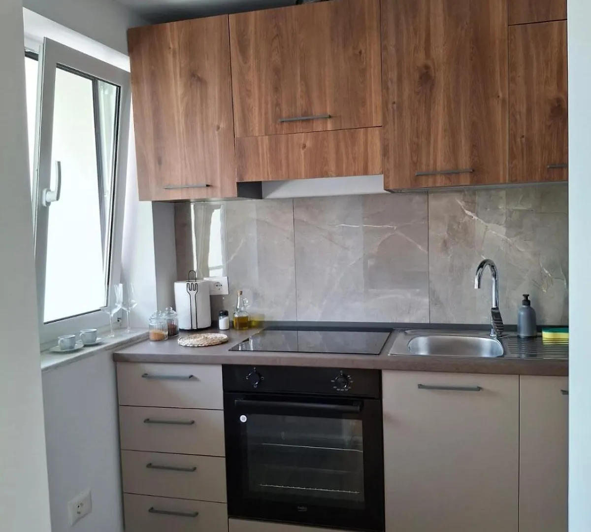 Apartmán New Fabulous Attic - Modern And Stylish Tirana 0*,