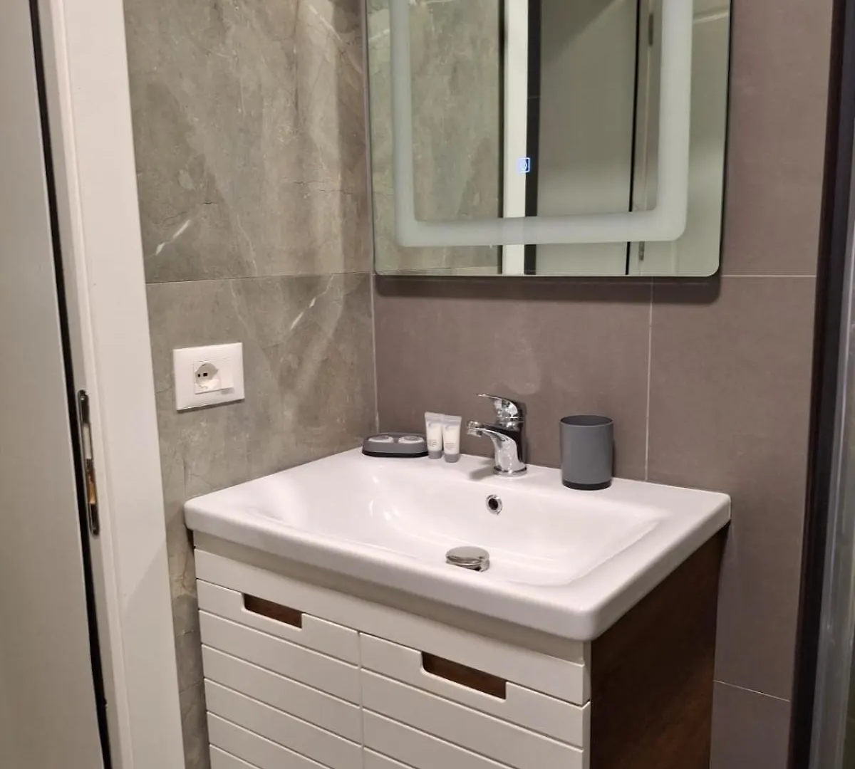 New Fabulous Attic - Modern And Stylish Apartment Tirana 0*,